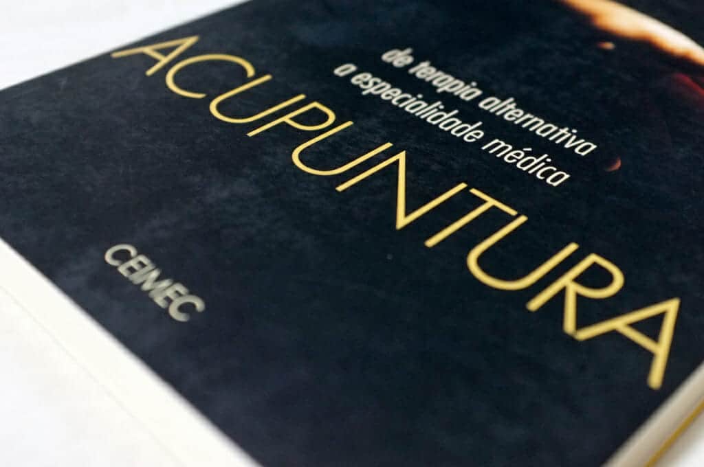Acupuntura de terapia alternativa a especialidade medica