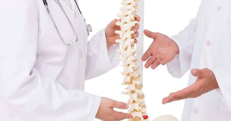 cropped coluna vertebral stress