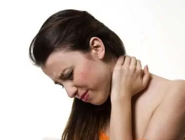 dor no pescoco sintomas e tratamento