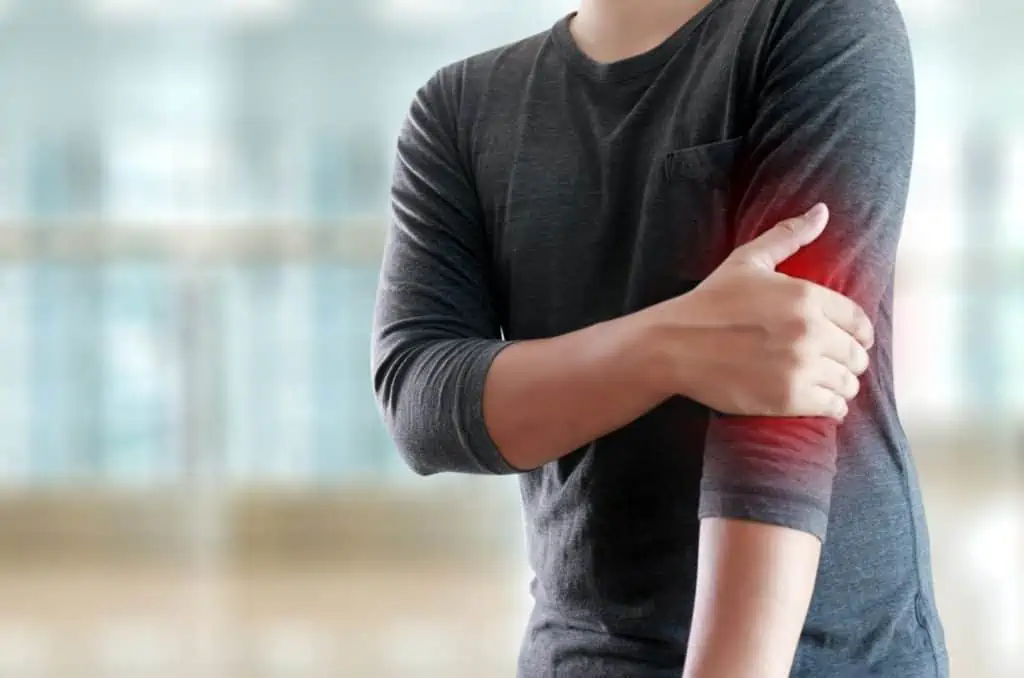 Você sente dor no pescoço e formigamento no braço? Então fique atento, esses podem ser sintomas da cervicobraquialgia