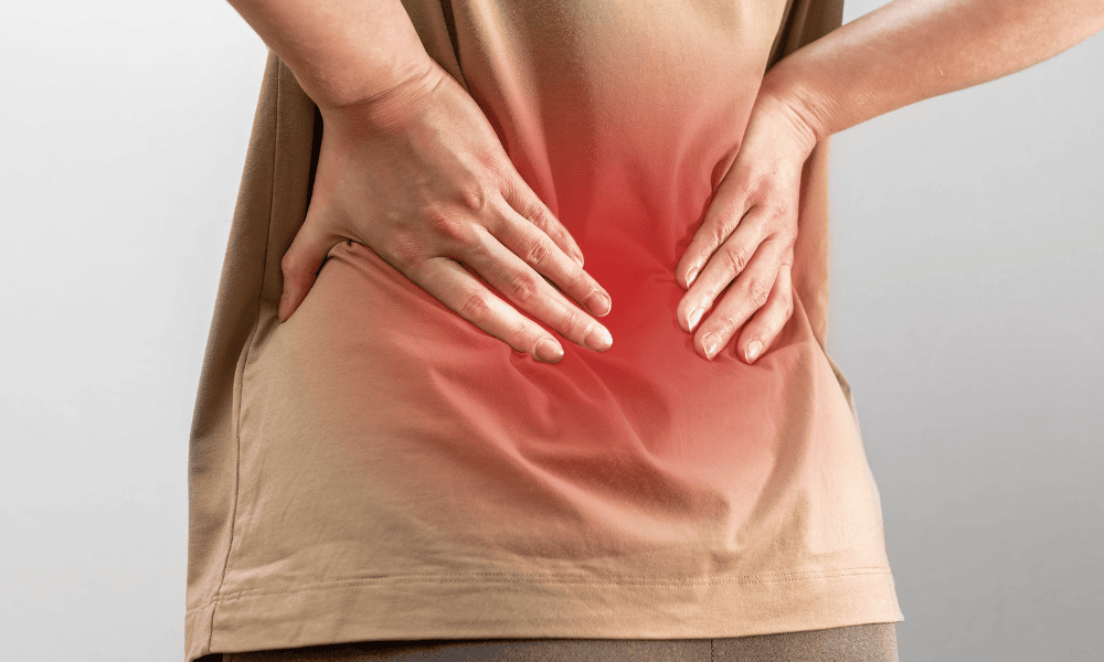Quais são as causas da dor no meio da coluna?
