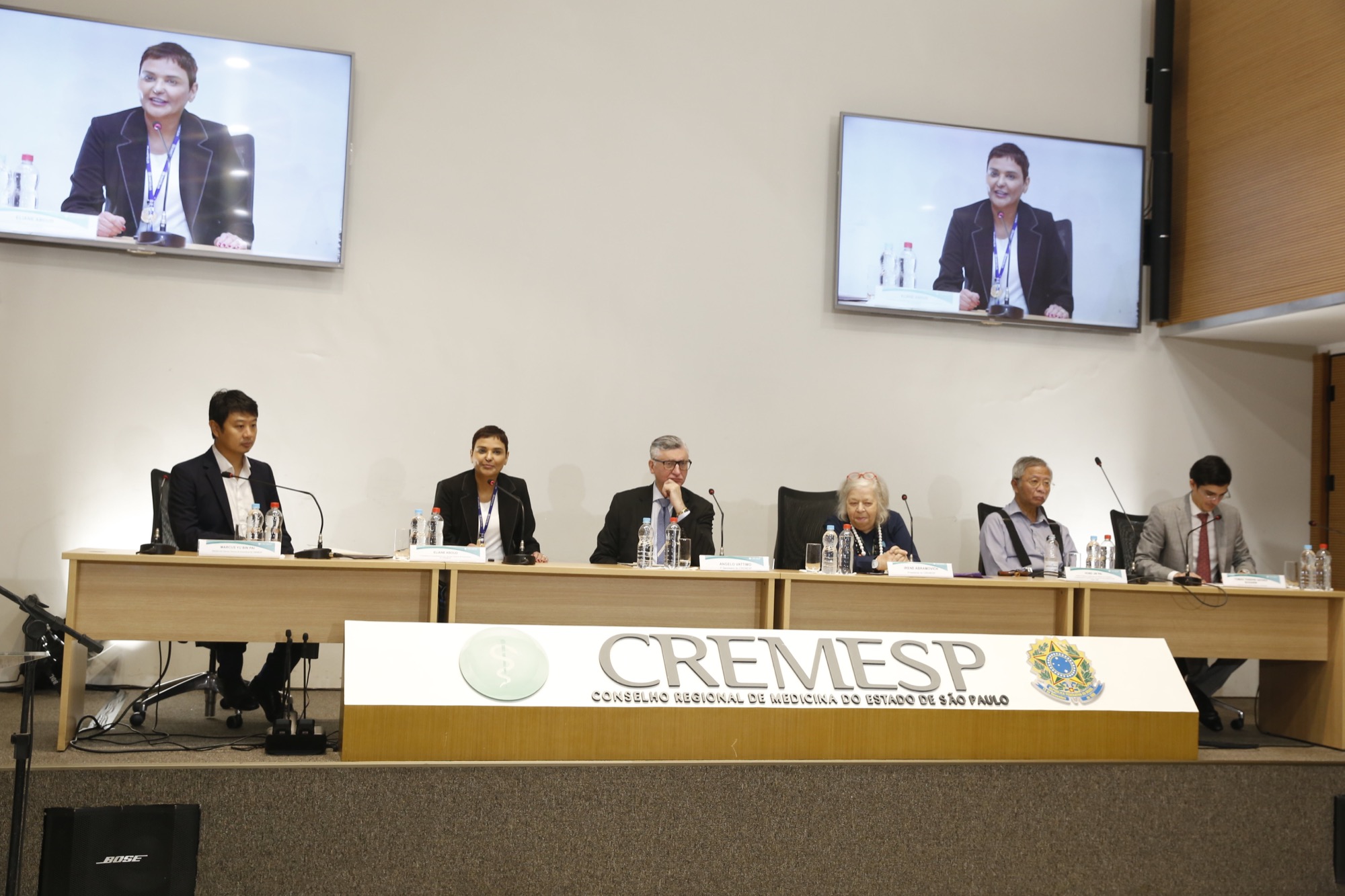 Mesa de debate sobre acupuntura no Conselho Regional de Medicina de São Paulo