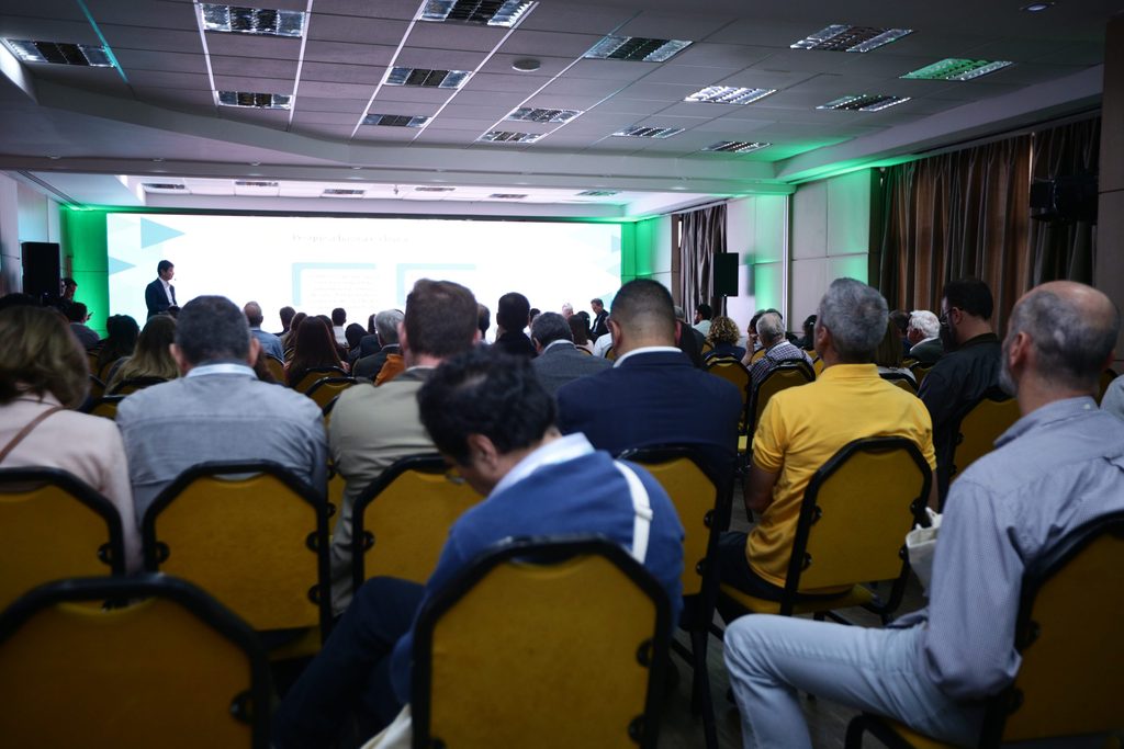 Congresso de acupuntura médica com plateia em auditório
