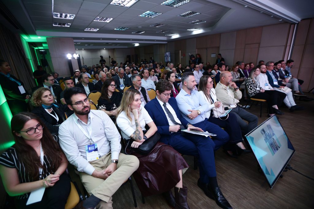 Osteoartrose (osteoartrite): Mitos e Verdades 8 Equipe da clínica em congresso do CREMESP